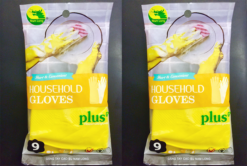 Long protective rubber gloves for household use